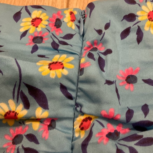 ZARA PRINTED MINI SKIRT SKY BLUE SMALL - Picture 3 of 3